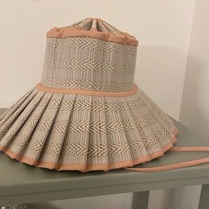 Lorna Murray hat